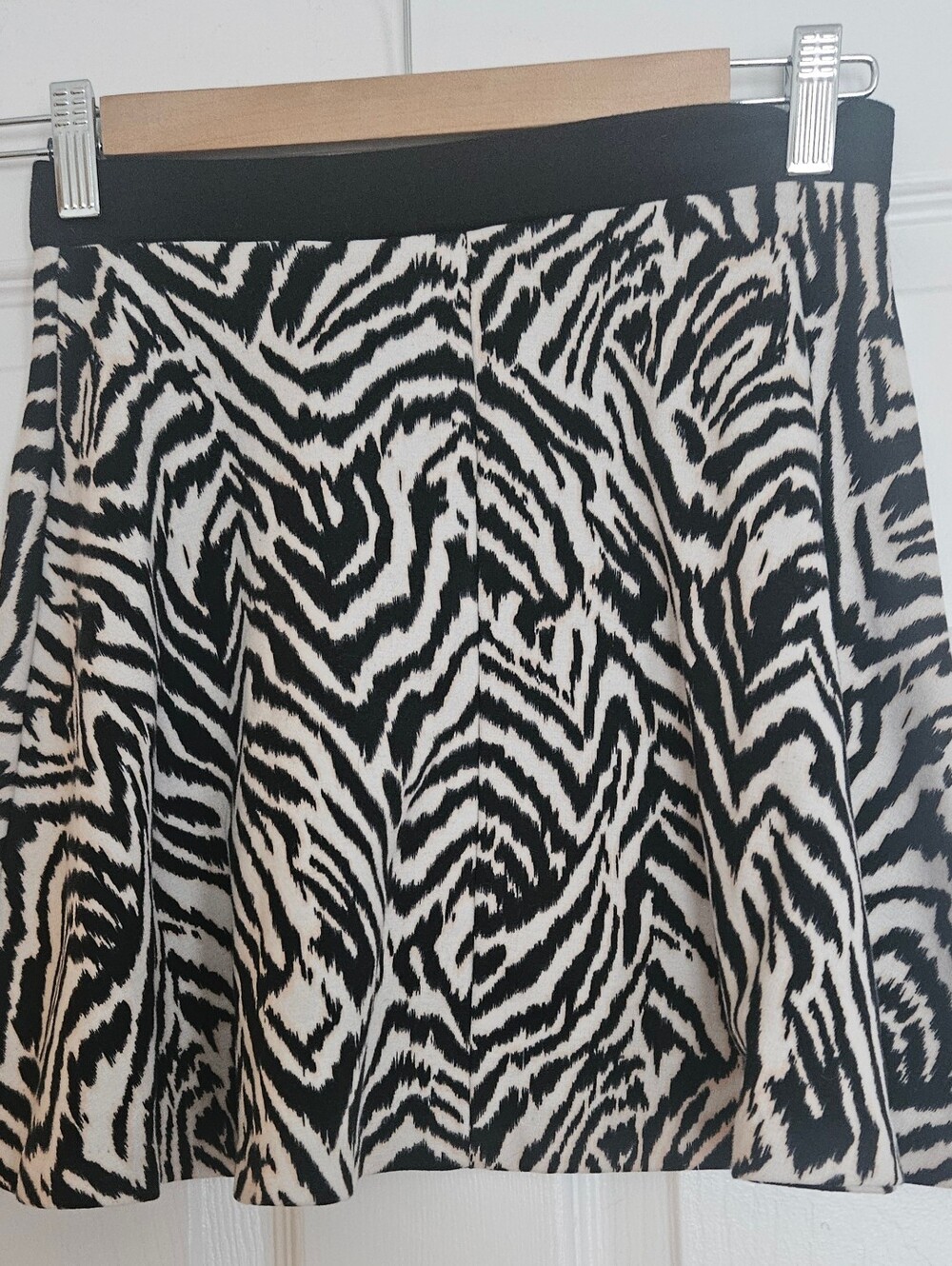 H&M Black & White Zebra Skater Skirt. Size US2.
